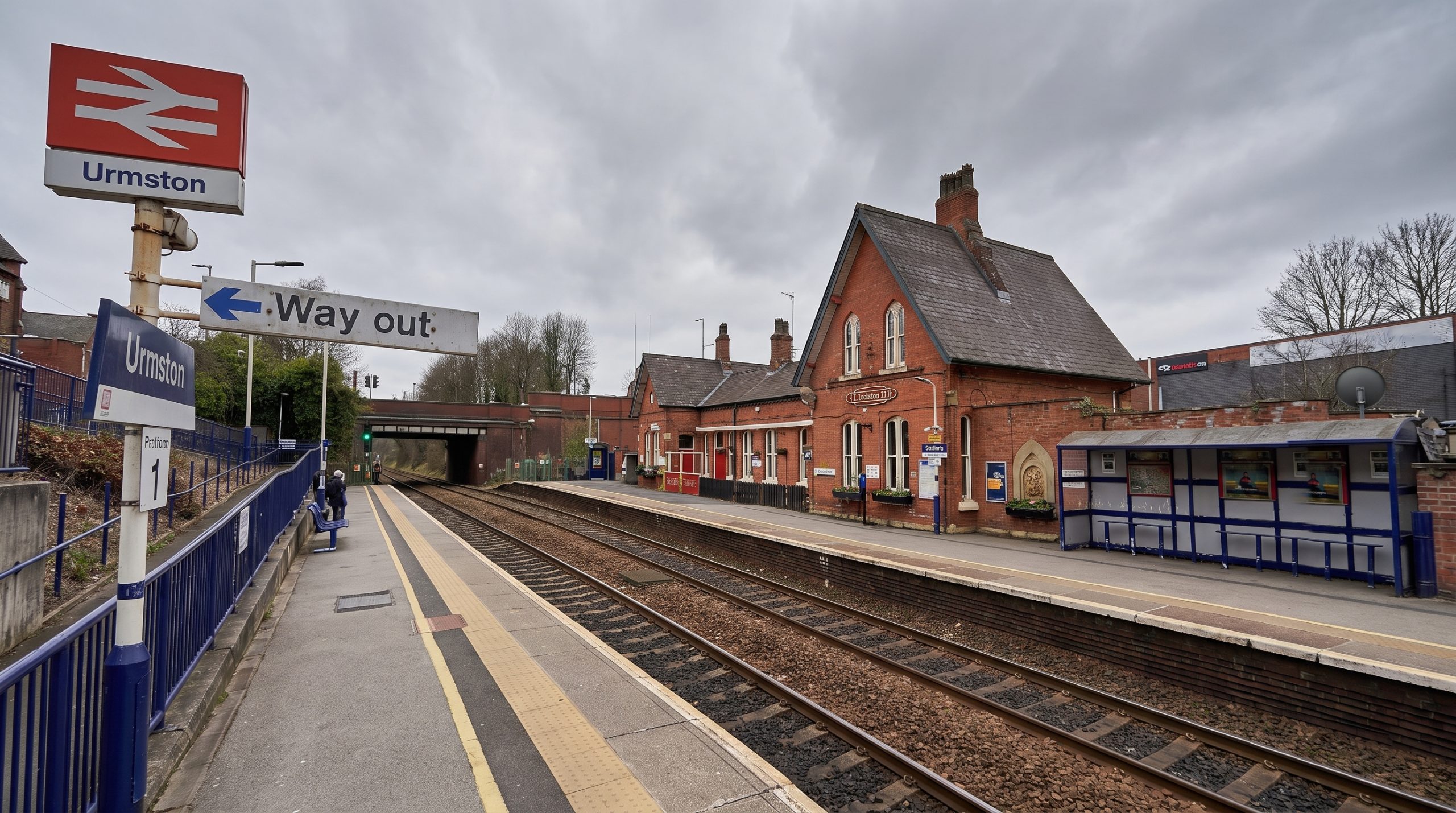 엄스턴 기차역(Urmston Station) 플랫폼