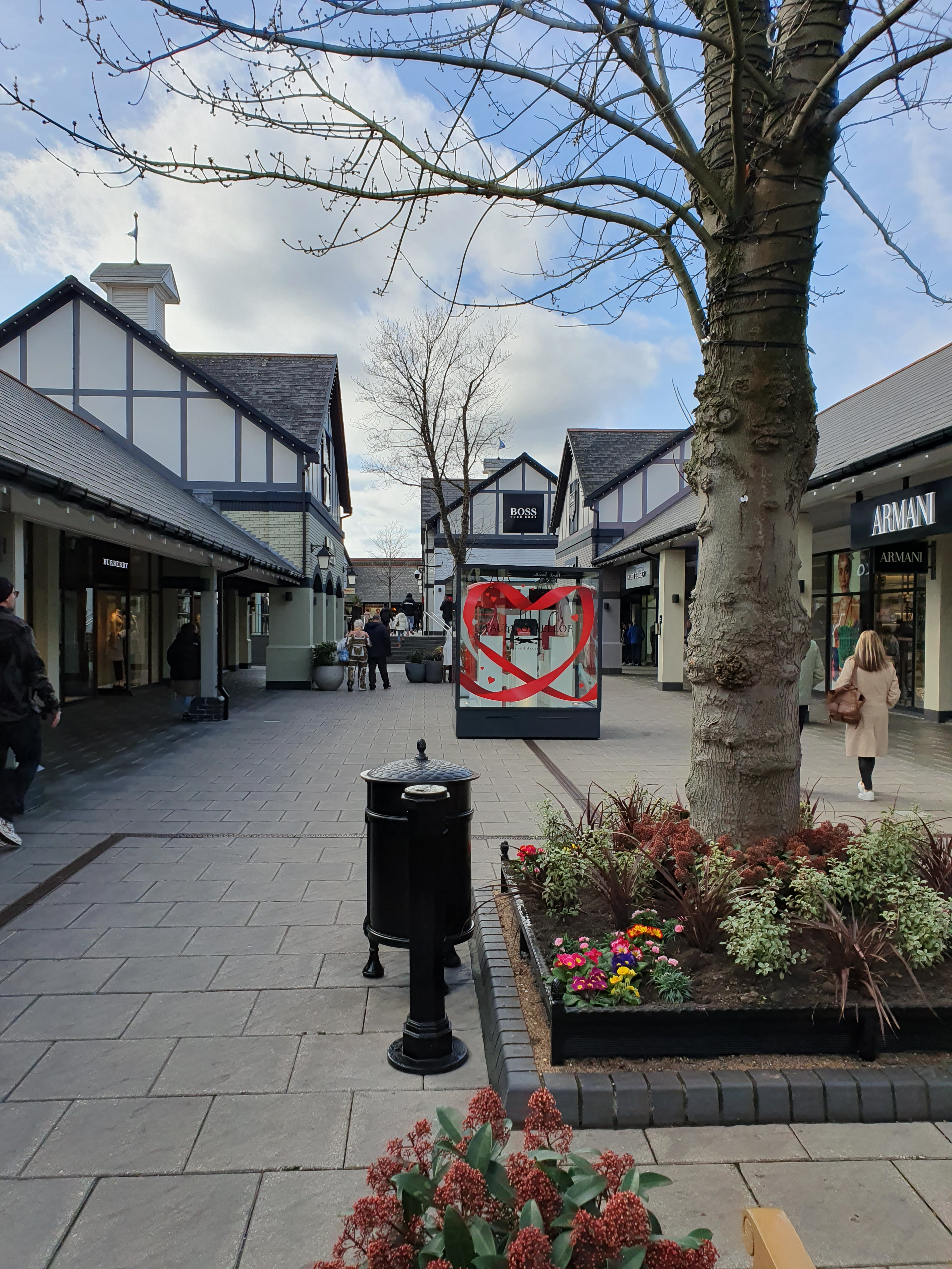 Cheshire Oaks Brand.jpg