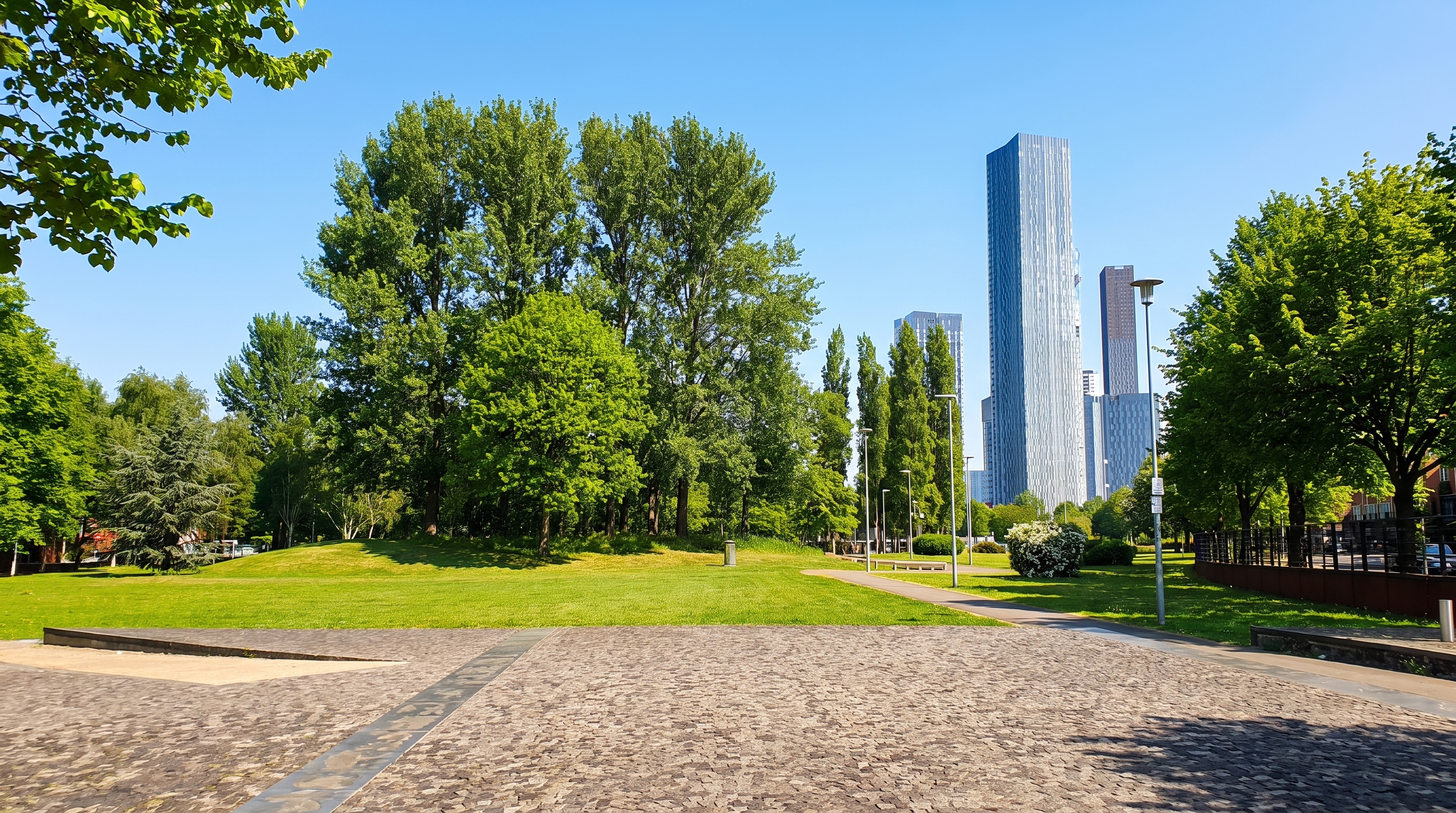 흄 파크(Hulme Park) 녹지 전경
